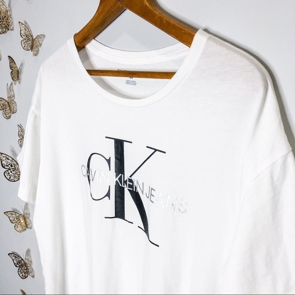 π¦π CALVIN KLEIN | Classic White Long Crop Top - Picture 6 of 9